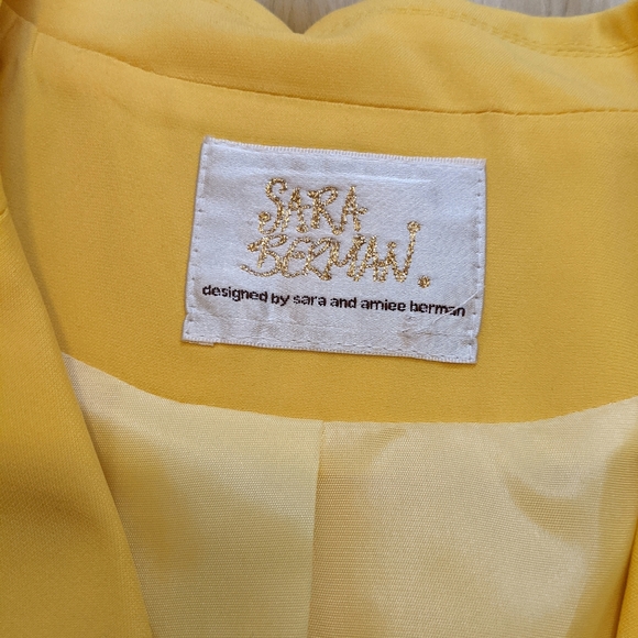 Sara Berman bright yellow bow sleeve blazer. - Picture 11 of 11
